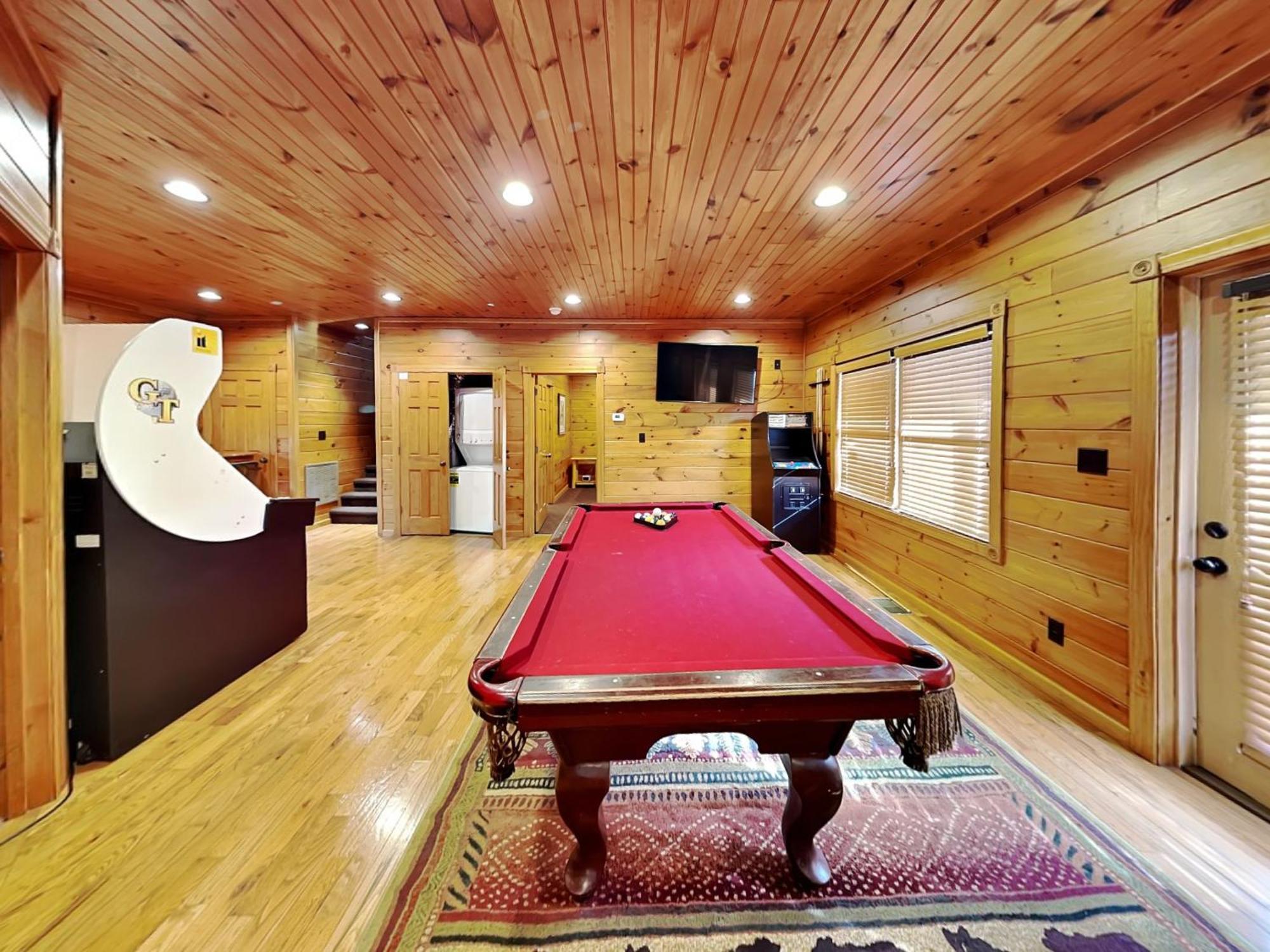 The Great Escape Ii, 5 Bedrooms, Sleeps 17, Game Room, Pool Access, Theater Gatlinburg Exterior foto