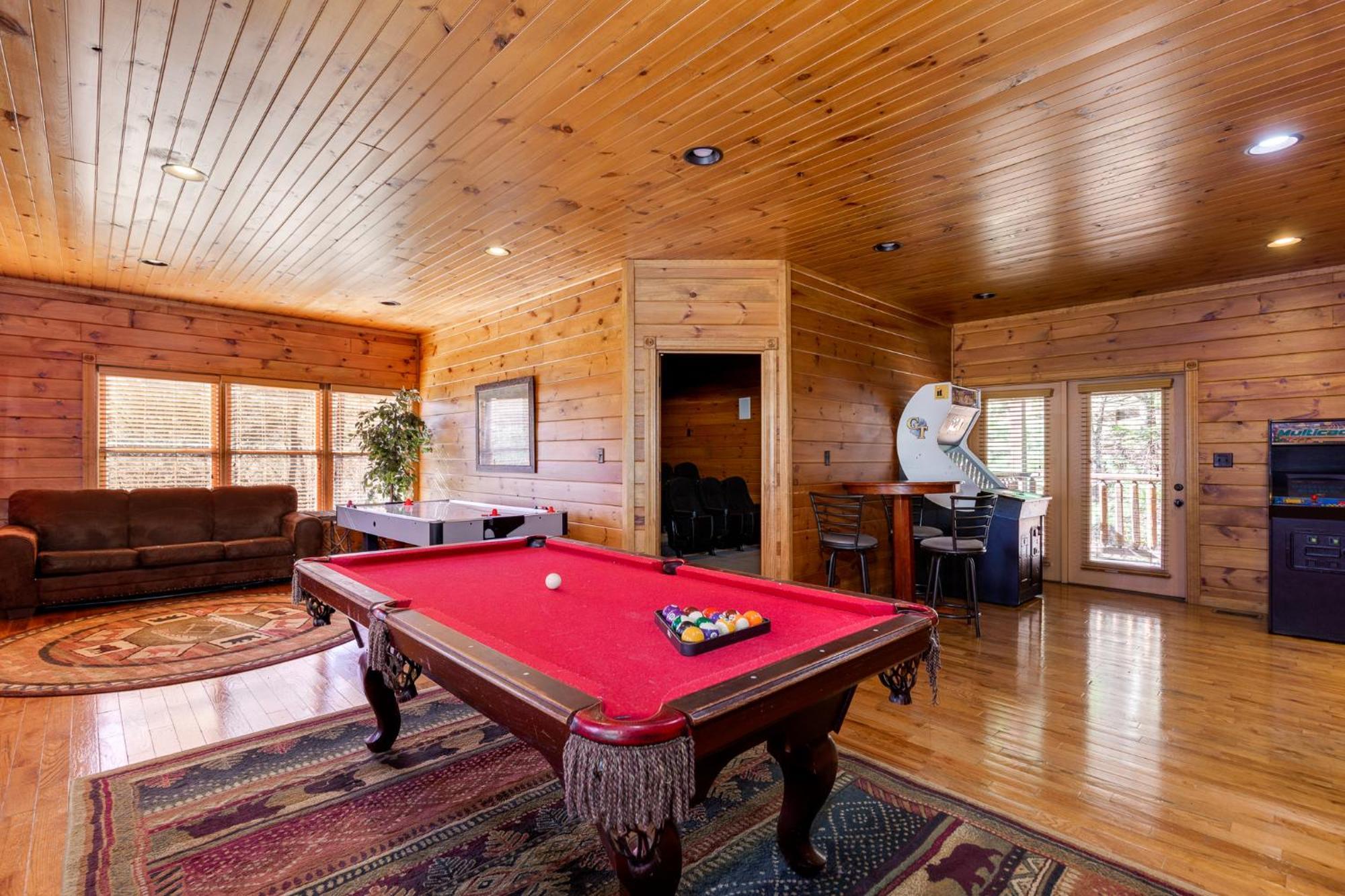 The Great Escape Ii, 5 Bedrooms, Sleeps 17, Game Room, Pool Access, Theater Gatlinburg Exterior foto
