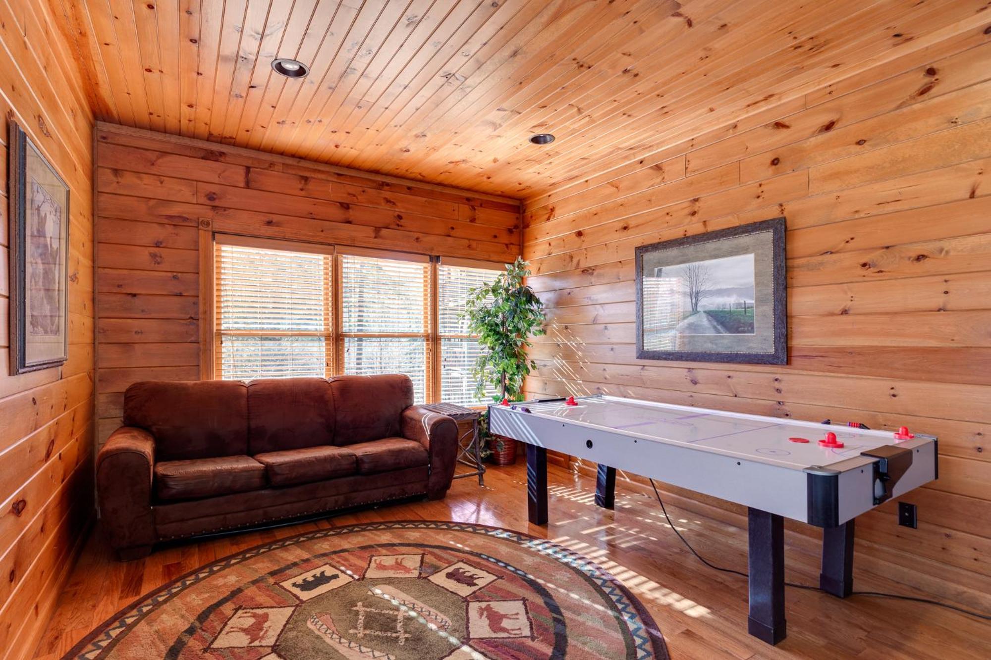 The Great Escape Ii, 5 Bedrooms, Sleeps 17, Game Room, Pool Access, Theater Gatlinburg Exterior foto