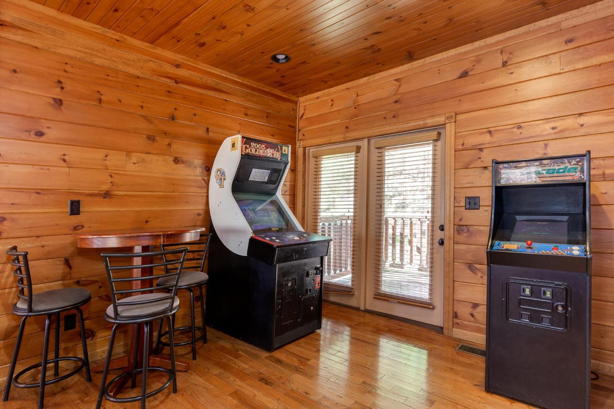 The Great Escape Ii, 5 Bedrooms, Sleeps 17, Game Room, Pool Access, Theater Gatlinburg Exterior foto